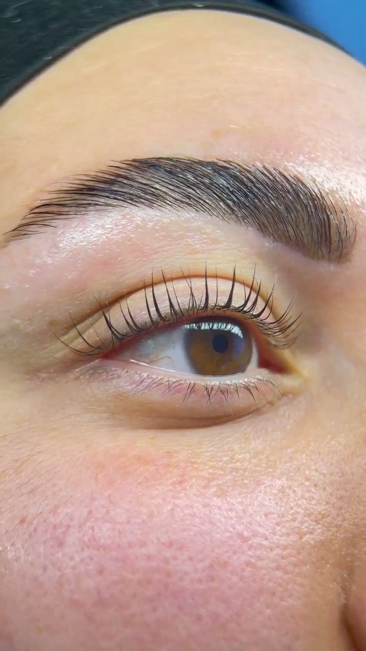Brow- & Lashlifting – Natürlich definiert im Glam Beauty Studio Garching